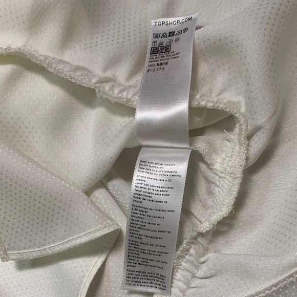 Topshop Women’s Button Cropped Long Sleeve Peplum Blouse Ivory Satin Size US‎ 6 - Picture 8 of 8